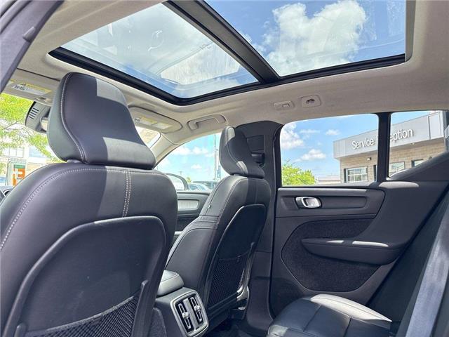 2024 Volvo XC40 B5 Plus Dark Theme (Stk: 19U1012) in Innisfil - Image 17 of 21