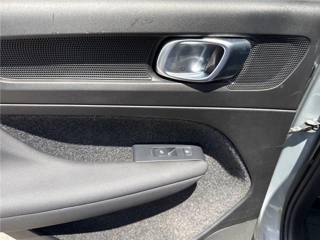 2024 Volvo XC40 B5 Plus Dark Theme (Stk: 19U1012) in Innisfil - Image 18 of 21