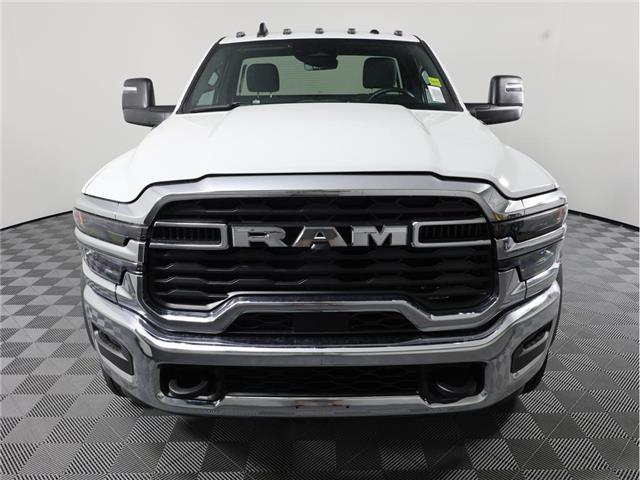 2026 RAM 5500 Chassis Tradesman/Big Horn (Stk: 26T259) in Calgary - Image 2 of 15