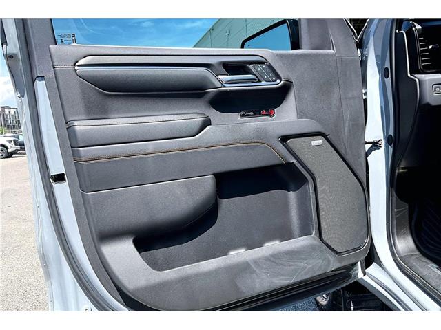2024 GMC Sierra 1500 AT4 (Stk: 39905UA) in Calgary - Image 18 of 34
