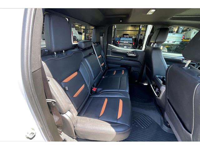 2024 GMC Sierra 1500 AT4 (Stk: 39905UA) in Calgary - Image 28 of 34