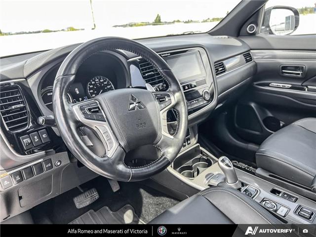 2019 Mitsubishi Outlander Plug-In Hybrid SE (Stk: 912381) in Victoria - Image 12 of 24