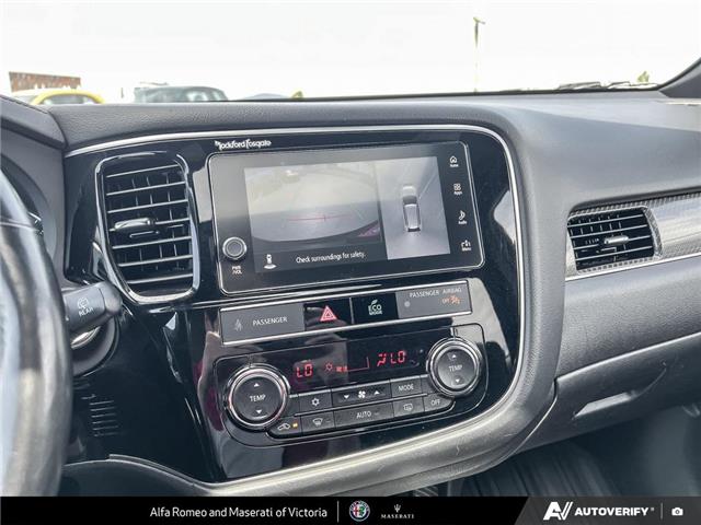 2019 Mitsubishi Outlander Plug-In Hybrid SE (Stk: 912381) in Victoria - Image 18 of 24