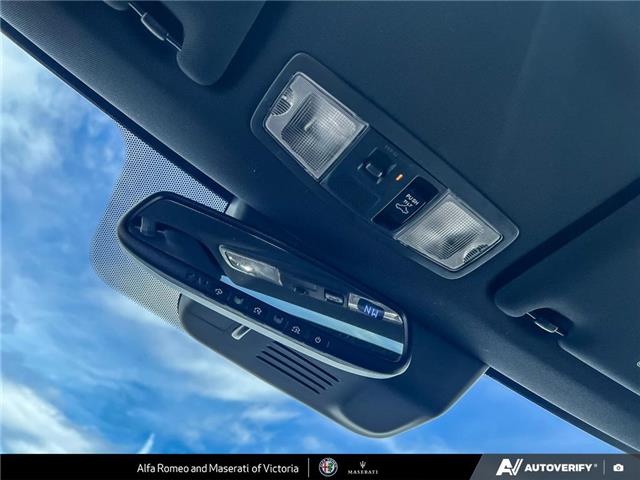 2019 Mitsubishi Outlander Plug-In Hybrid SE (Stk: 912381) in Victoria - Image 20 of 24