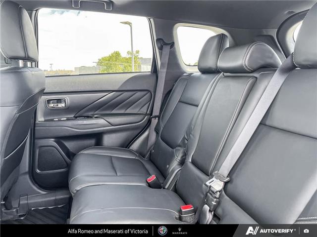 2019 Mitsubishi Outlander Plug-In Hybrid SE (Stk: 912381) in Victoria - Image 22 of 24