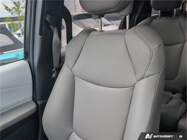 2025 Toyota Sienna XLE 8-Passenger (Stk: P3252) in London - Image 20 of 25