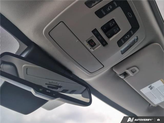 2025 Toyota Sienna XLE 8-Passenger (Stk: P3252) in London - Image 21 of 25