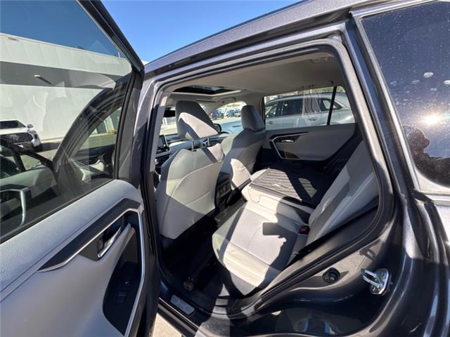 2021 Toyota RAV4 Hybrid  (Stk: Y606270A) in Cranbrook - Image 16 of 22