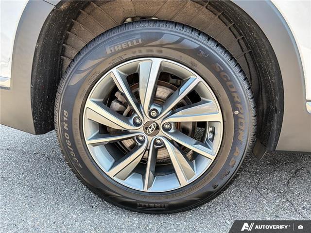 2020 Hyundai Santa Fe Preferred 2.4 w/Sun & Leather Package (Stk: OFLT1024) in Oakville - Image 6 of 32