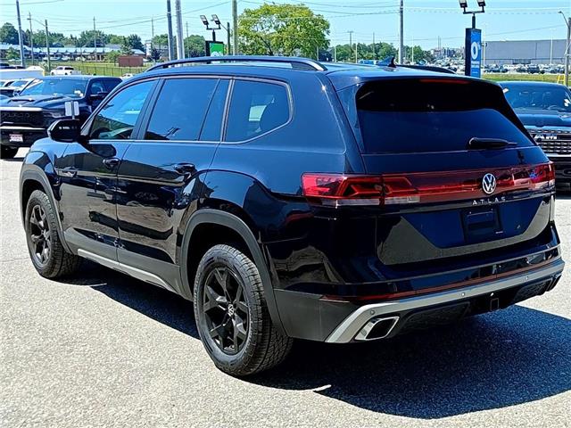 2024 Volkswagen Atlas 2.0 TSI Peak Edition (Stk: 28537W) in Newmarket - Image 5 of 26