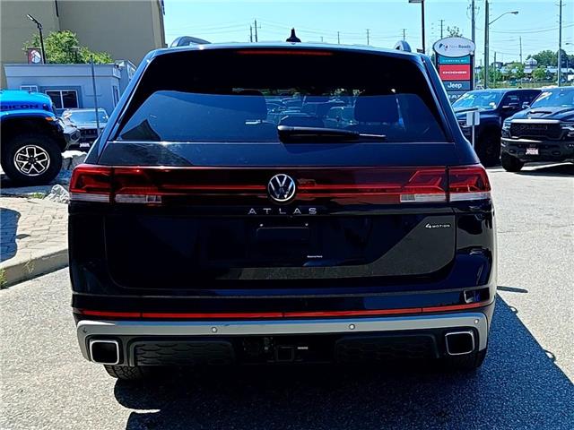 2024 Volkswagen Atlas 2.0 TSI Peak Edition (Stk: 28537W) in Newmarket - Image 7 of 26