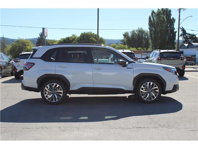2026 Subaru Forester Premier (Stk: 464031) in Cranbrook - Image 2 of 27