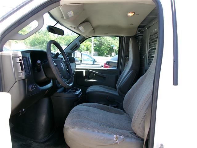 2016 GMC Savana 2500 1WT in Kitchener - Image 8 of 19