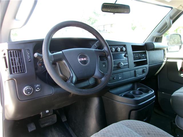 2016 GMC Savana 2500 1WT in Kitchener - Image 9 of 19