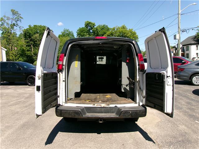 2016 GMC Savana 2500 1WT in Kitchener - Image 10 of 19