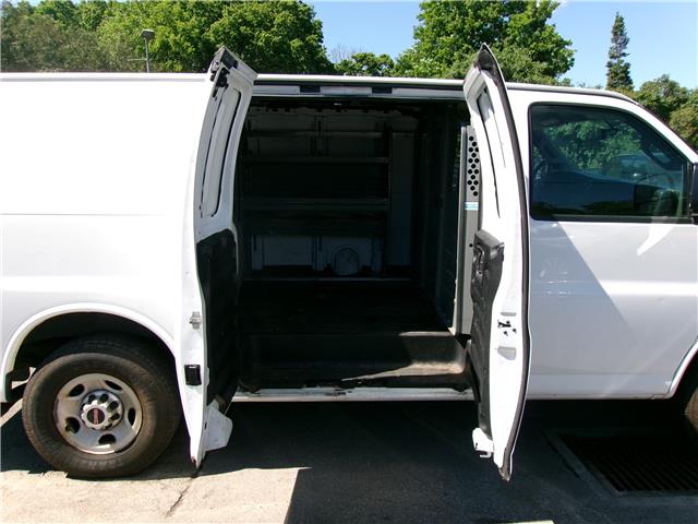 2016 GMC Savana 2500 1WT in Kitchener - Image 11 of 19