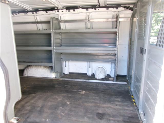 2016 GMC Savana 2500 1WT in Kitchener - Image 12 of 19