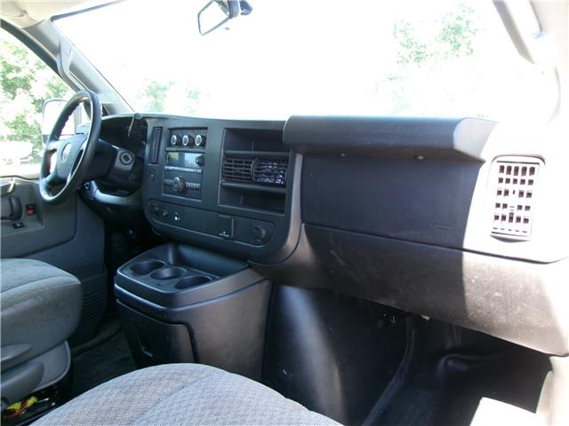 2016 GMC Savana 2500 1WT in Kitchener - Image 15 of 19