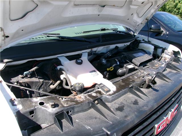 2016 GMC Savana 2500 1WT in Kitchener - Image 18 of 19