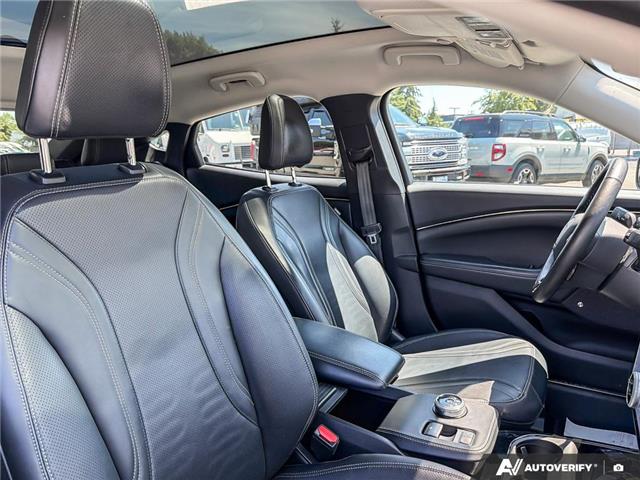 2022 Ford Mustang Mach-E Premium (Stk: T32730) in Richmond - Image 22 of 25