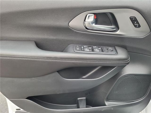 2027 Chrysler Pacifica Select (Stk: 270001) in Windsor - Image 11 of 25 2027 Chrysler Pacifica Select (Stk: 270001) in Windsor - Image 11 of 25