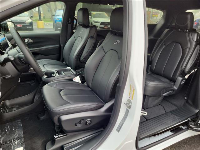 2027 Chrysler Pacifica Select (Stk: 270001) in Windsor - Image 13 of 25 2027 Chrysler Pacifica Select (Stk: 270001) in Windsor - Image 13 of 25