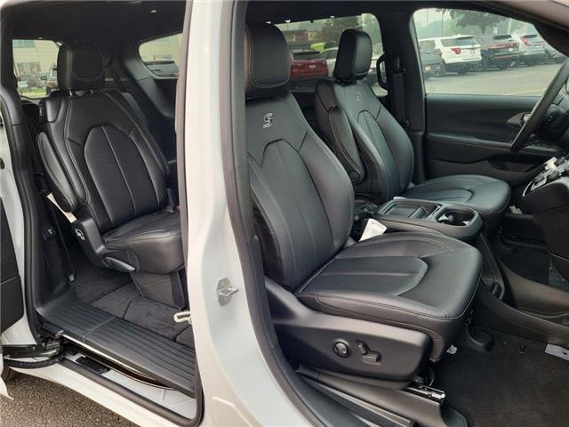 2027 Chrysler Pacifica Select (Stk: 270001) in Windsor - Image 21 of 25 2027 Chrysler Pacifica Select (Stk: 270001) in Windsor - Image 21 of 25