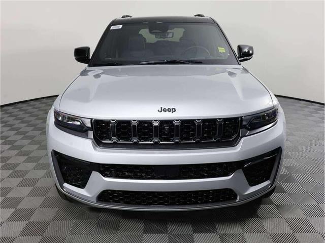 2026 Jeep Grand Cherokee Base (Stk: 26J157) in Calgary - Image 2 of 20