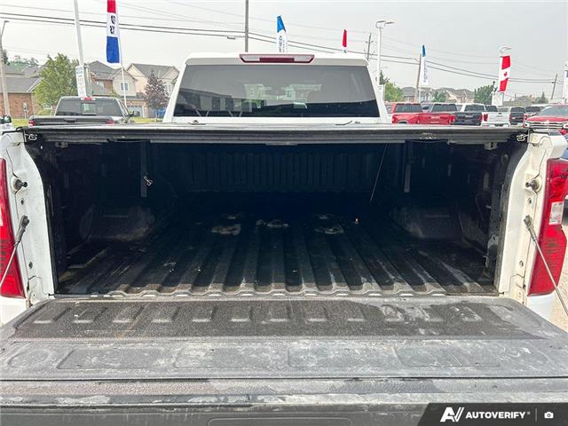 2023 Chevrolet Silverado 2500HD Custom (Stk: T698A) in Grimsby - Image 12 of 25