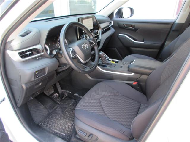 2023 Toyota Highlander Hybrid LE (Stk: 26270A) in Peterborough - Image 11 of 26