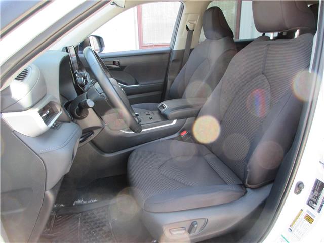 2023 Toyota Highlander Hybrid LE (Stk: 26270A) in Peterborough - Image 12 of 26