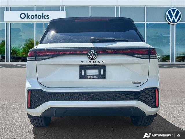2026 Volkswagen Tiguan Comfortline R-Line Black Edition (Stk: KU0543) in Okotoks - Image 5 of 24