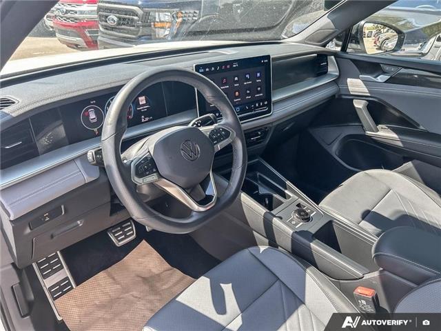 2026 Volkswagen Tiguan Comfortline R-Line Black Edition (Stk: KU0543) in Okotoks - Image 12 of 24