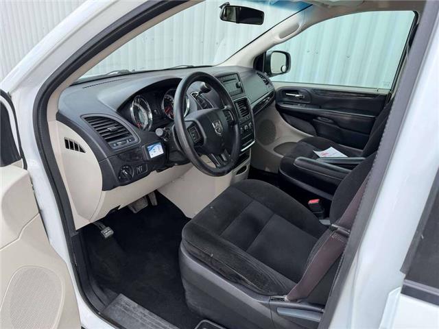 2016 Dodge Grand Caravan SE/SXT (Stk: 2824) in Hawkesbury - Image 11 of 18