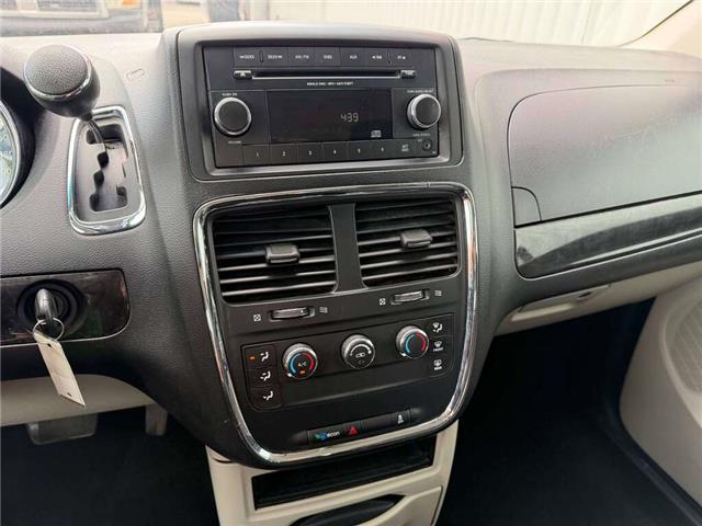 2016 Dodge Grand Caravan SE/SXT (Stk: 2824) in Hawkesbury - Image 13 of 18