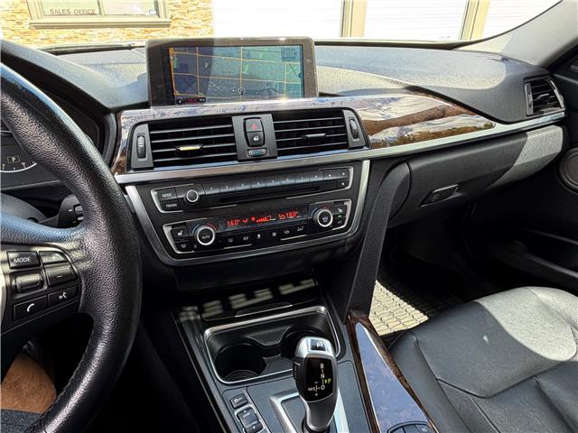 2013 BMW 328i xDrive (Stk: 1MQZ11) in Scarborough - Image 17 of 23