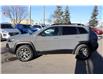 2022 Jeep Cherokee Trailhawk (Stk: 8724) in Calgary - Image 4 of 18