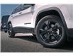 2023 Jeep Cherokee Altitude (Stk: LC2534) in Surrey - Image 2 of 18