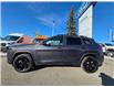 2023 Jeep Cherokee Altitude (Stk: 7106) in Calgary - Image 2 of 9