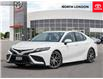 2022 Toyota Camry Hybrid SE (Stk: A225470) in London - Image 1 of 27
